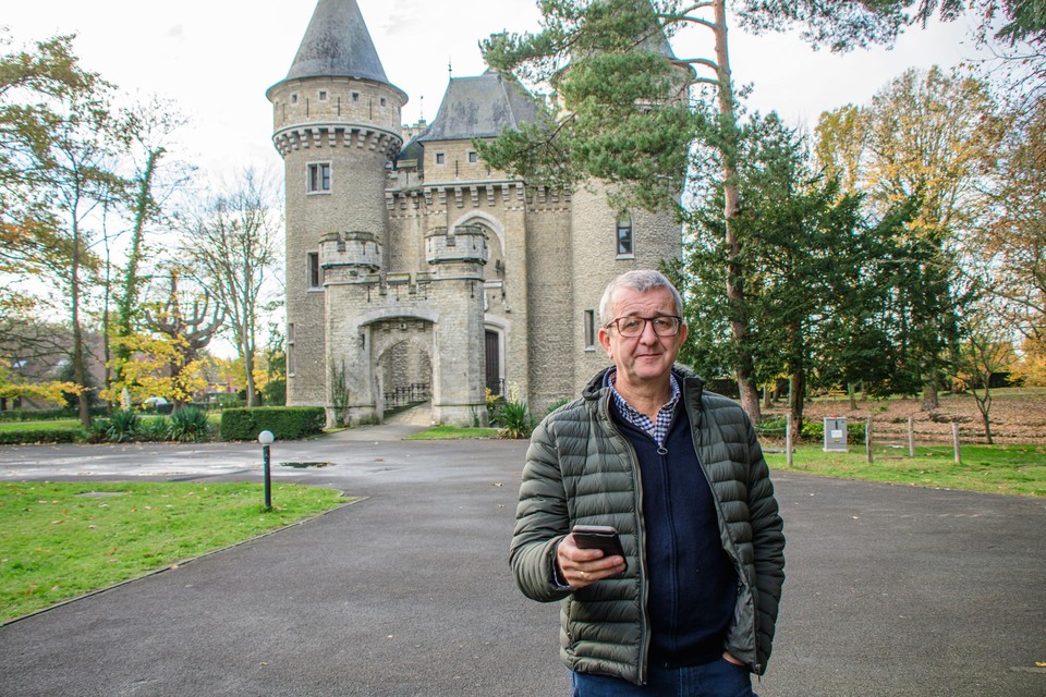 Maker van de website Wim Slaets aan het Zellaerkasteel.