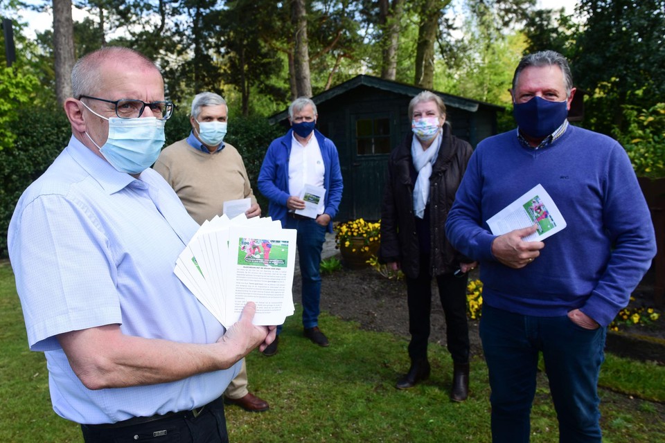 De werkgroep Zorg van TIM, met onder andere Eric Vos, Luc Debondt, Rudy Elst en Wies Broeckx, wil geld inzamelen voor twee speeltuigen voor jongeren met een beperking.