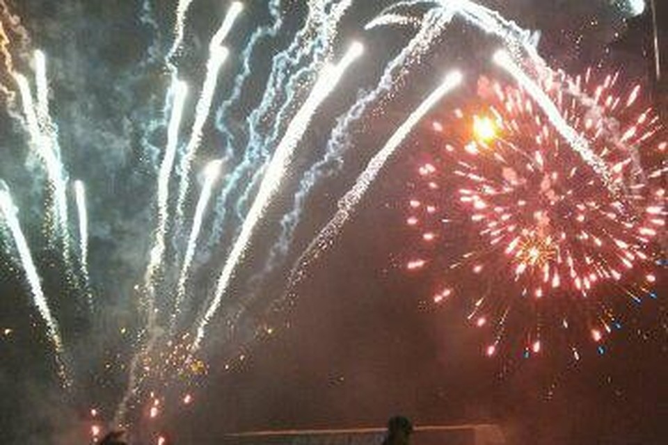 Volgens de oppositie treedt het Essense bestuur te laks op tegen vuurwerk, brandbommen en overlast in de stationsbuurt.
