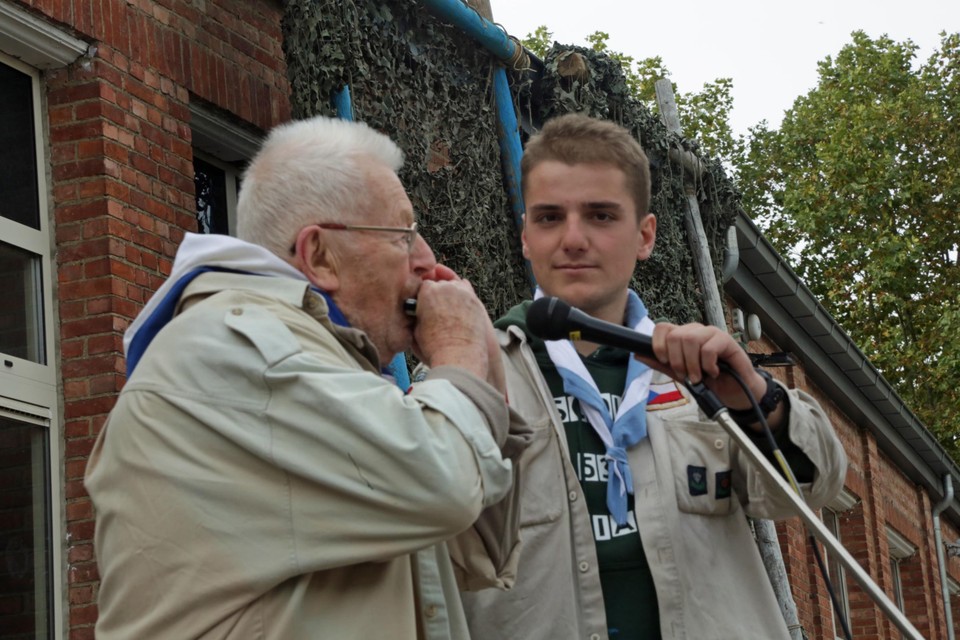 Op zijn mondharmonica blies Soffers onder meer het ‘Beloftelied’.
