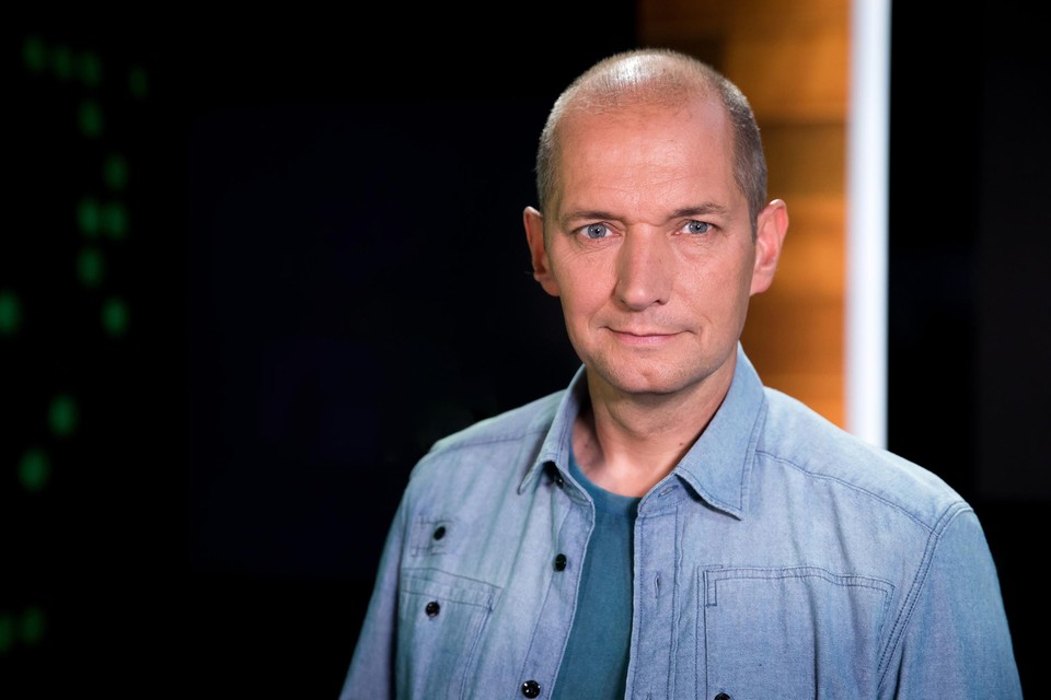 Komende zomer zit Karl Vannieuwkerke liefst 58 dagen lang voor de camera’s. Hij schijnt zijn licht over het EK voetbal, de Ronde van Frankrijk én de Olympische Spelen.
