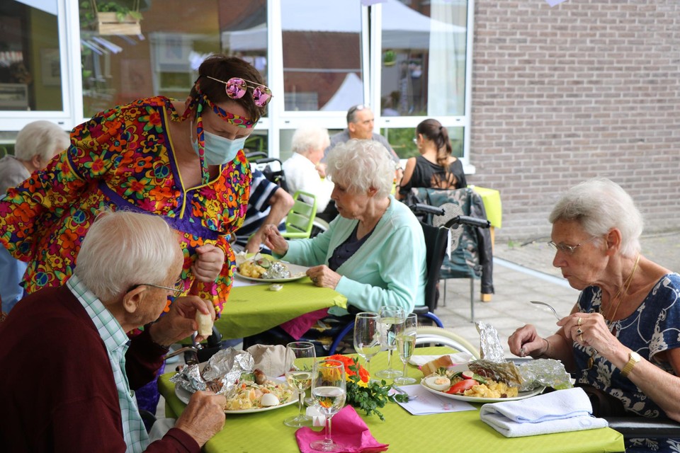 De bewoners genoten met hun familie.