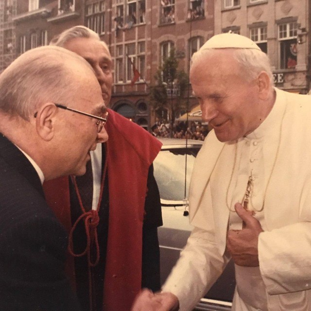 Paus Johannes Paulus II tijdens een bezoek aan Leuven in 1985.