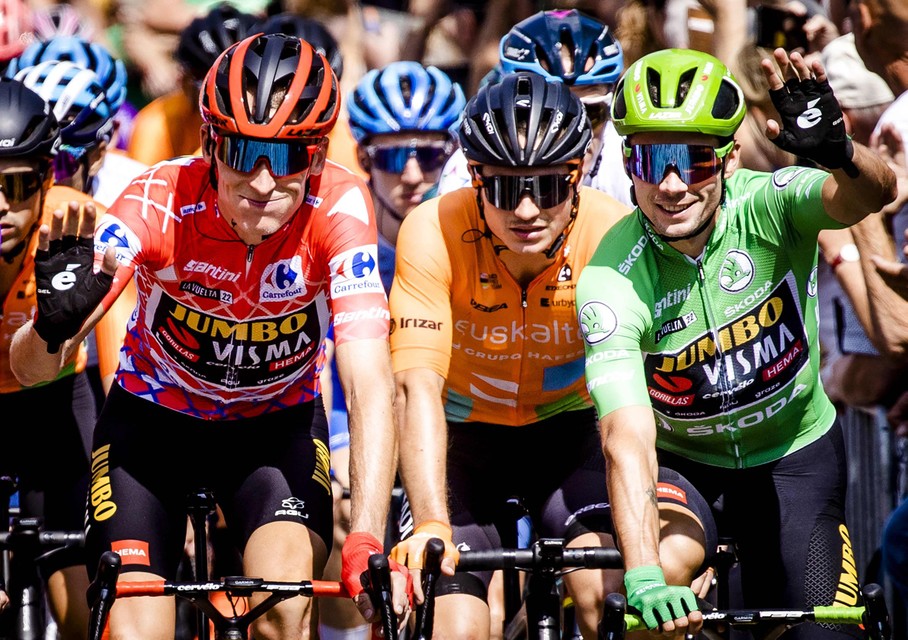 Primoz Roglic, in het groen, is voor Contador de favoriet voor de eindzege. 