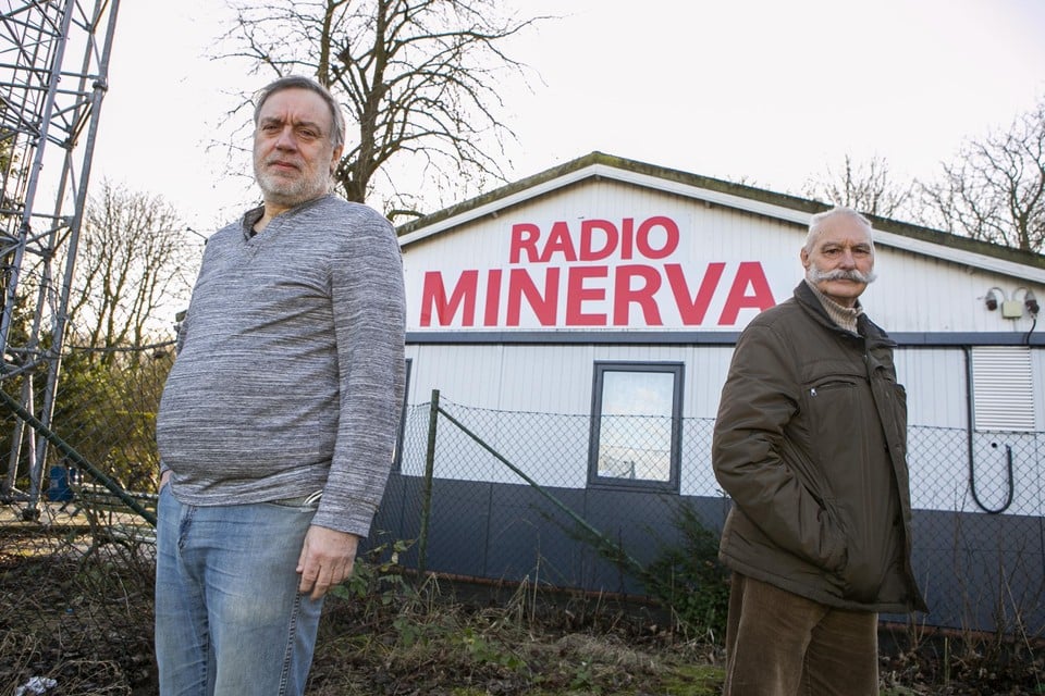 Voorzitter van Radio Minerva Frank Boekhoff en programmamaker Julien Van Noten. 