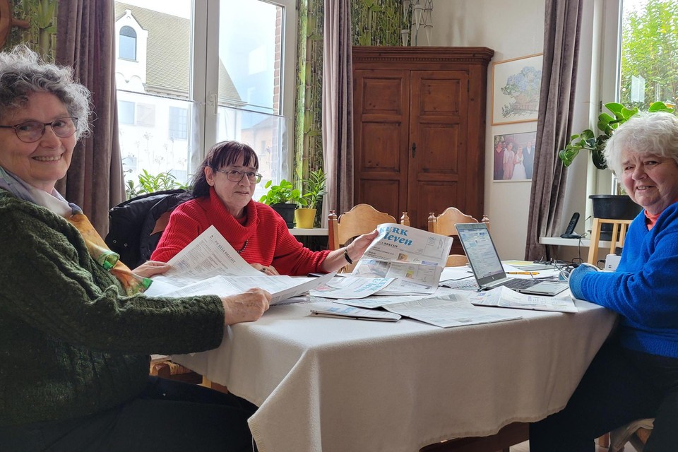 Het redactieteam van Kerk&amp;Leven Brecht: Iris De Clercq uit Sint-Lenaarts doet de eindredactie, Mariapaul van Nunen ontfermt zich over Sint-Job en Lut Van Gils over Overbroek.