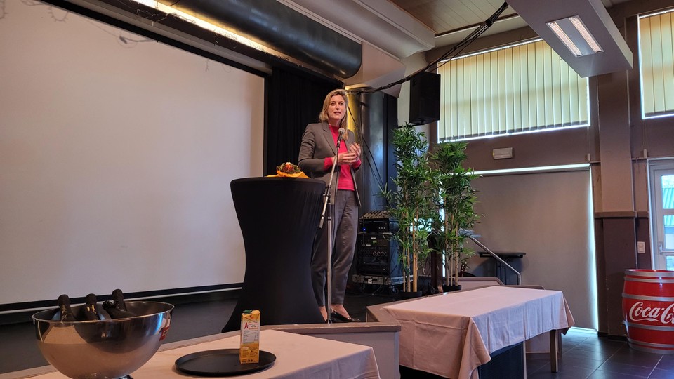 Minister Annelies Verlinden stelde CD&amp;V Brecht als voorbeeld voor constructief meewerken in de politiek.