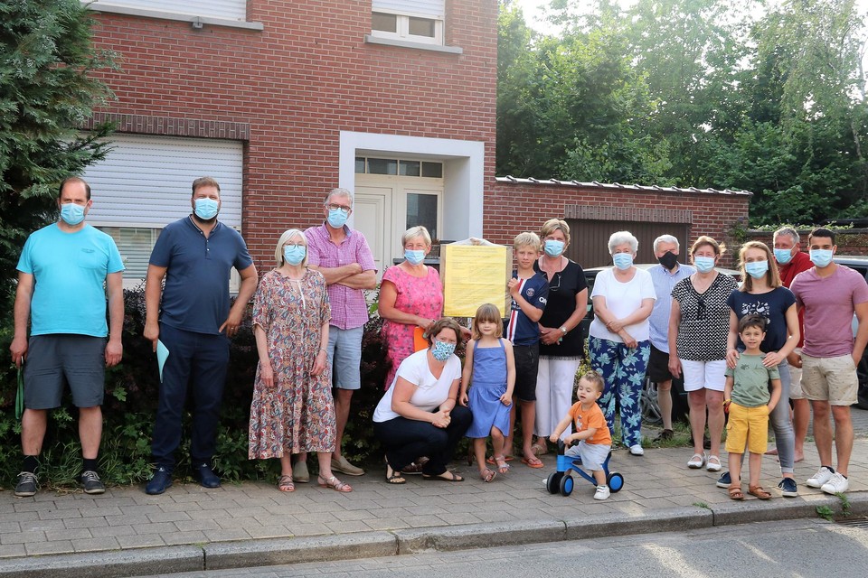 Een delegatie van Kerkelei Leefbaar met onder meer Sebastiaan Rubberecht, Bert Goyvaerts, Rita Gysels en Kristien Zwijsen.