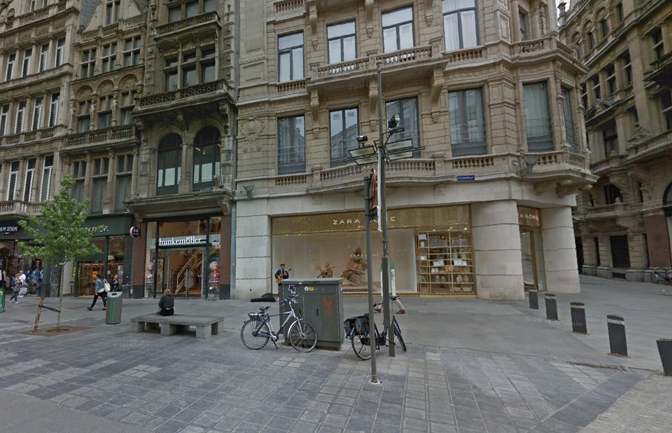 Hier komt de winkel, in het pand waar vroeger Hunkemöller was gevestigd.
