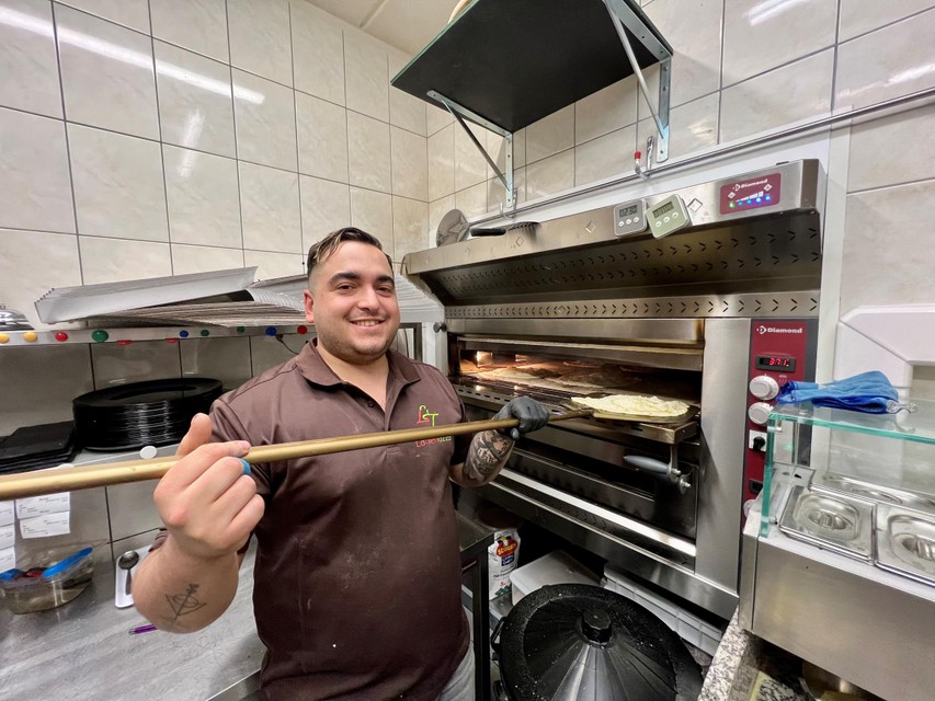 Heel de keuken is nieuw ingericht, inclusief de pizzaoven.