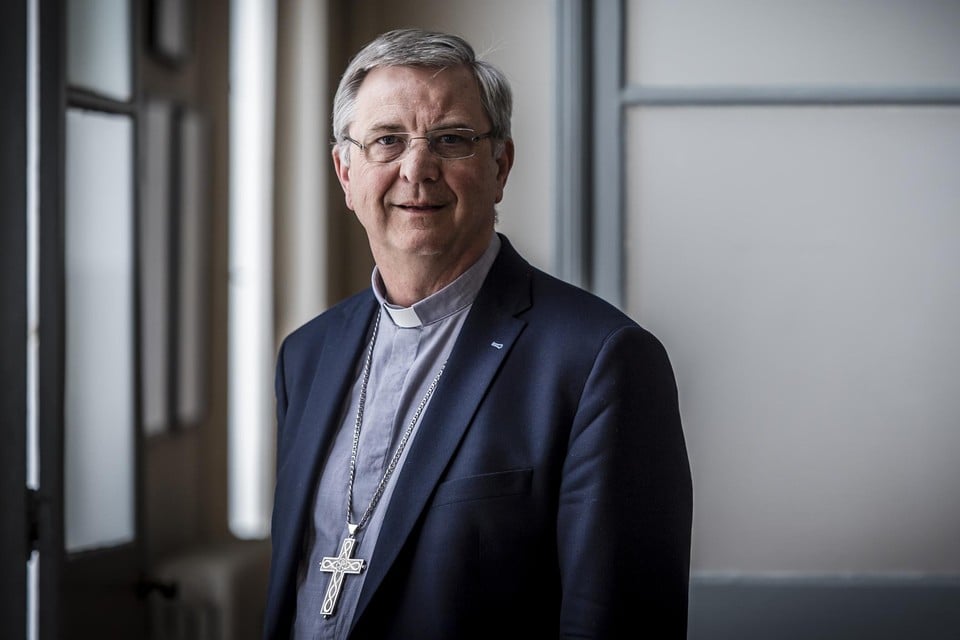 Johan Bonny, bisschop van Antwerpen: “Justitie kan een onderzoek instellen en mensen verhoren, dat is niet ons terrein.” 