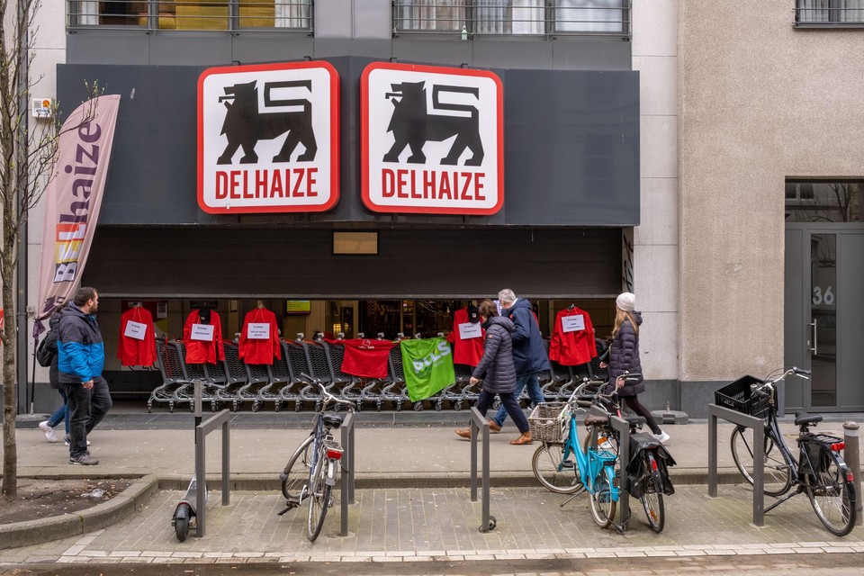 Door vakbonden afgesloten Delhaize-winkels (zoals hier op foto enkele weken geleden) zijn er vandaag niet of nauwelijks te vinden.