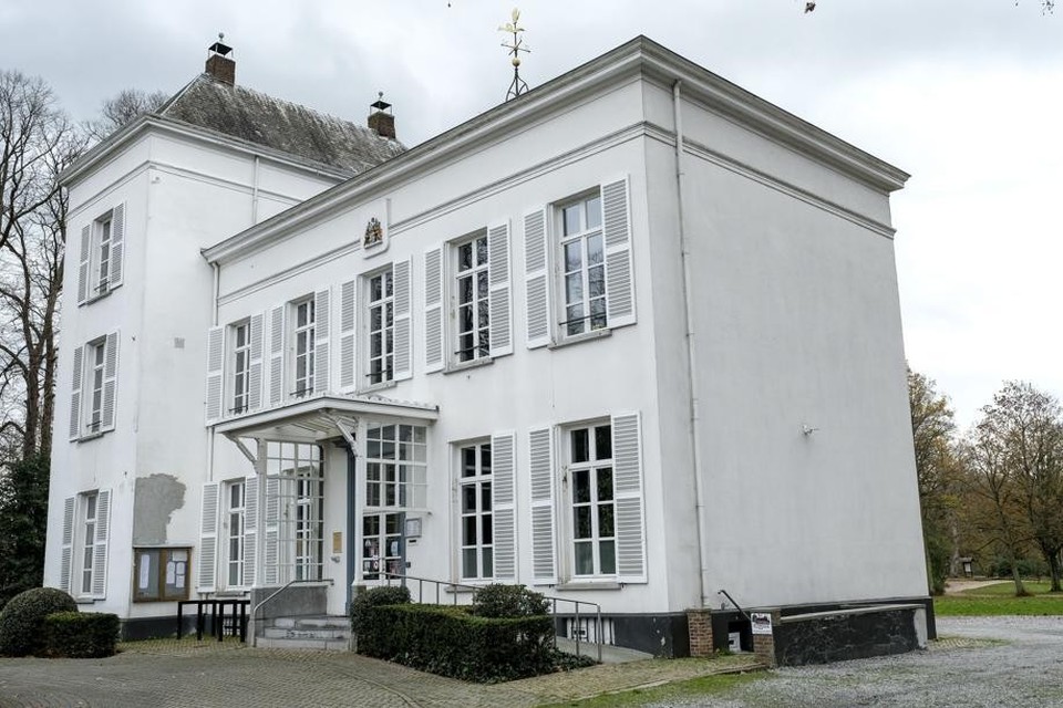 Het gemeentehuis van Hove waar ook over fusies wordt gesproken. 