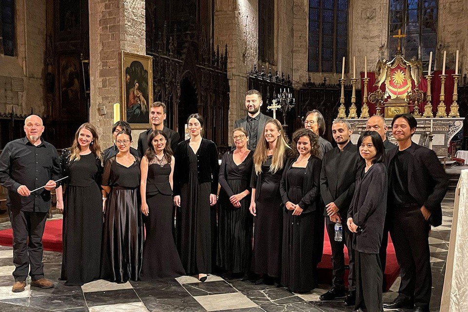 Het Orfeo Orkest ondersteunt het Franse koor.