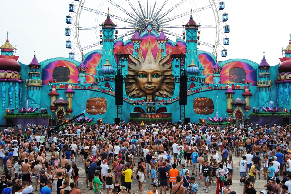 De decorbouwer die onder meer de Castle Stage voor het dancefestival Tomorrowland in Boom maakte, is failliet verklaard.