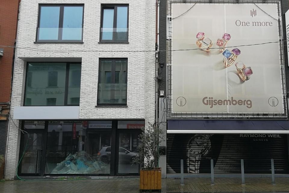 De drie inbrekers die juwelenzaak Gijsemberg aan de Bovenrij in Herentals via een gat in de muur wilden binnendringen, kennen hun straf. 