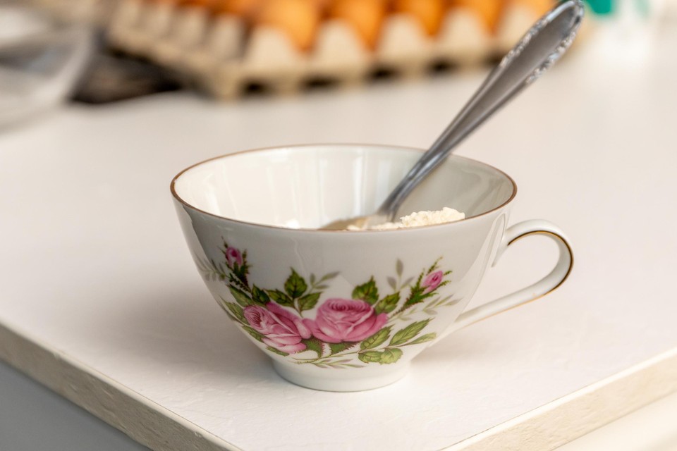 Bij smaken van de bomma hoort ook het servies van de bomma.