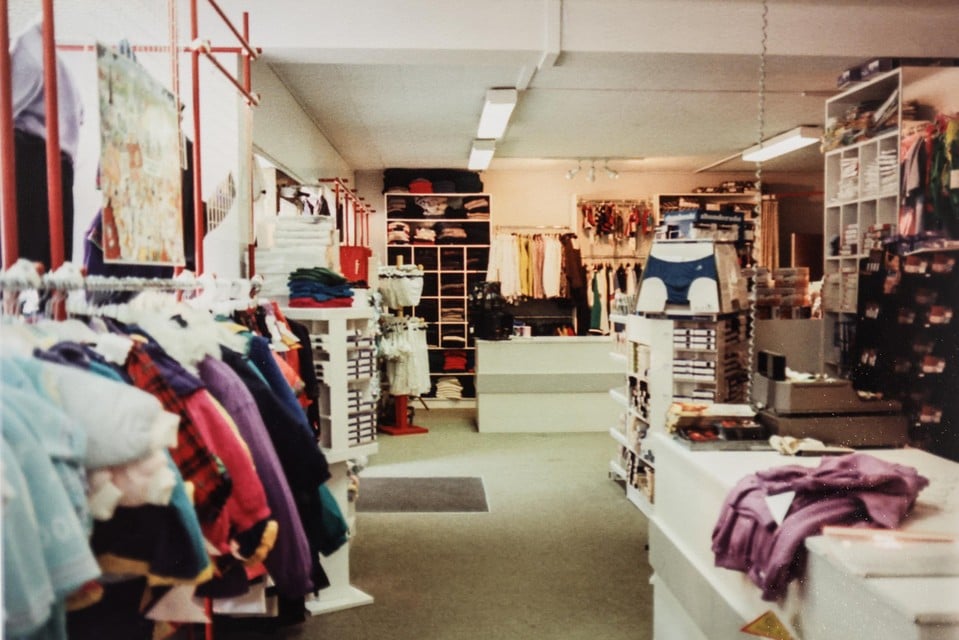 Eind jaren 80, begin jaren 90 stapte Ingrid over op de verkoop van kleding en ondergoed.