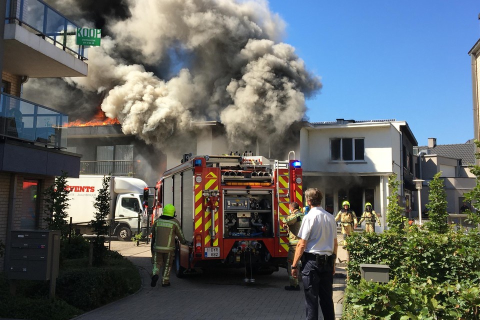 De brand beschadigde drie appartementen