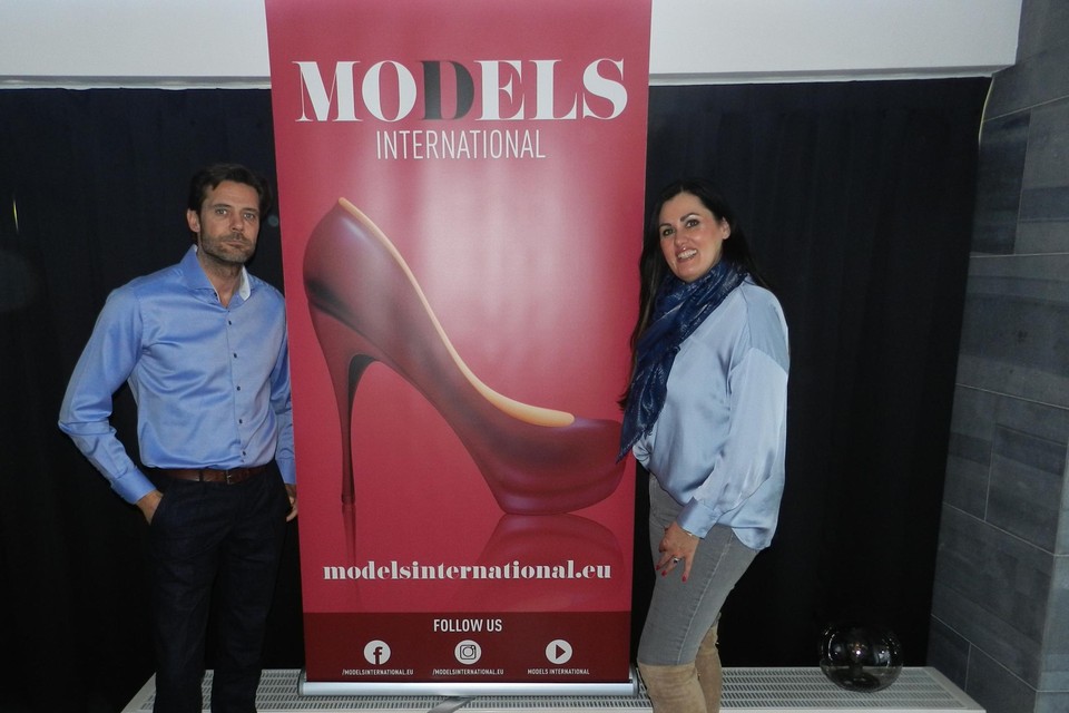 Het modellenbureau van Kurt en Sandra telt dertig modellen.