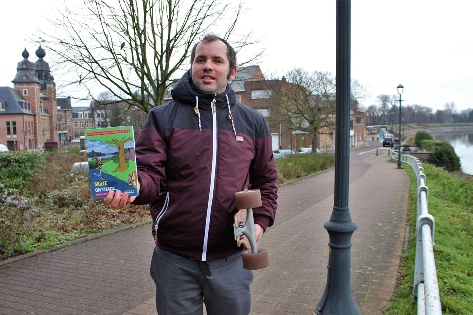Kim Vervoort verkende Vlaanderen op een longboard.