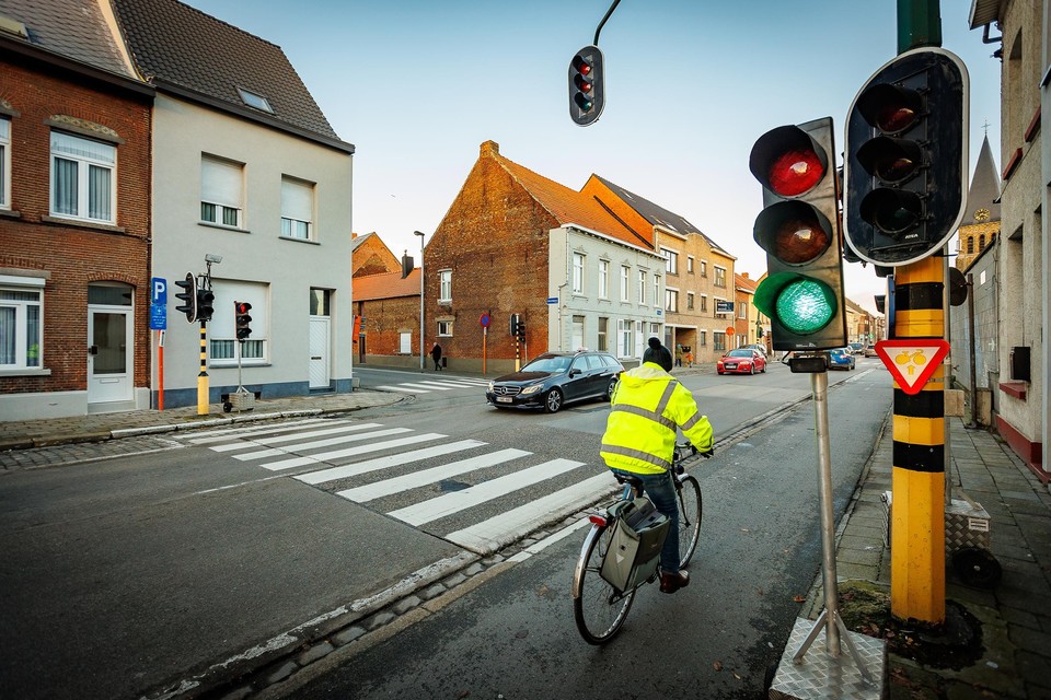 Het kruispunt van de Nekkerspoelstraat met de Boerenkrijg- en de Lakenmakersstraat is een van de kruispunten die de stad wil aanpassen.
