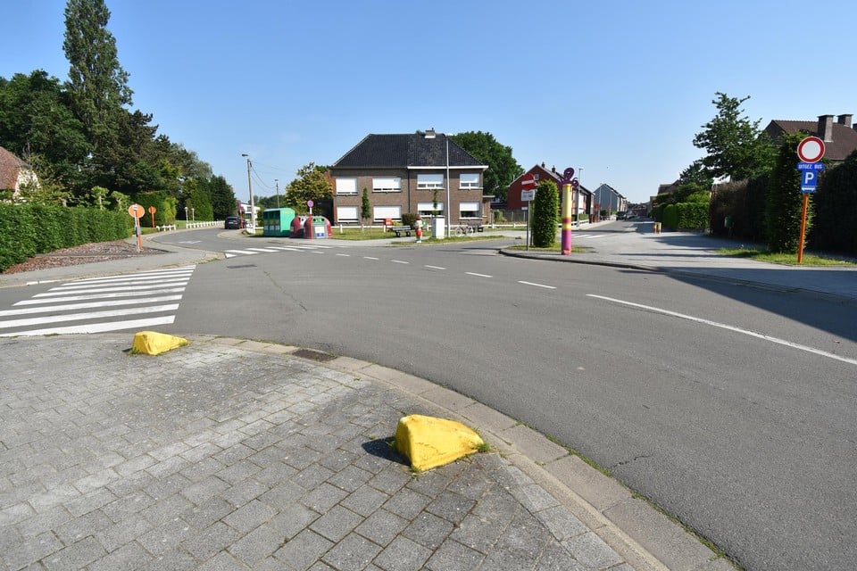 Het kruispunt wordt veiliger en kleuriger.