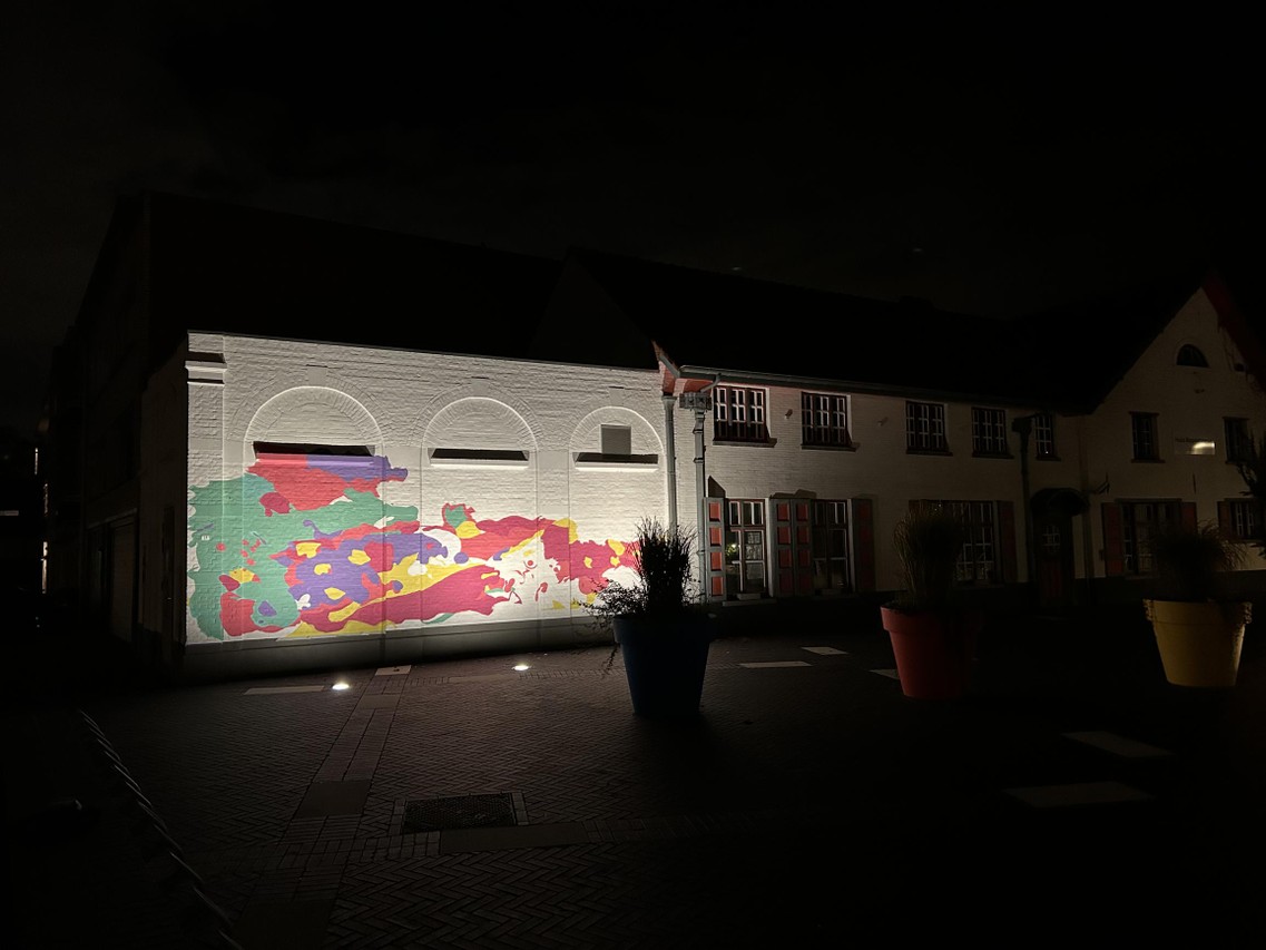 Oud gemeentehuis en Dokter Roosensplein baden voortaan in stijlvol