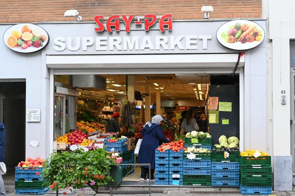 Groene tomaten, kleine artisjokken en hazelnoten in de ingang van Say-Pa.