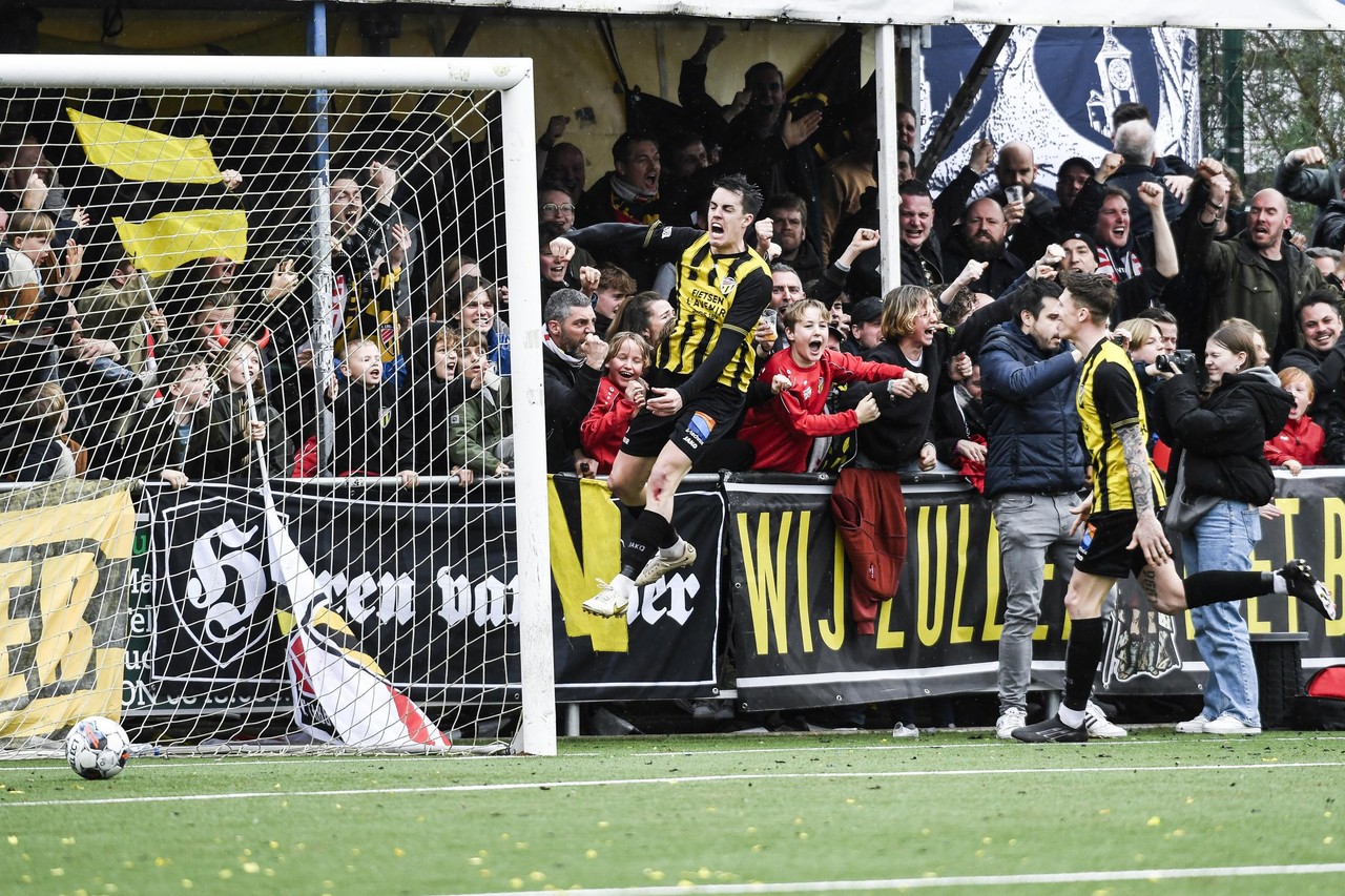 Historisch! Lyra-Lierse Pakt Elfde Overwinning Op Rij Tegen Sporting ...