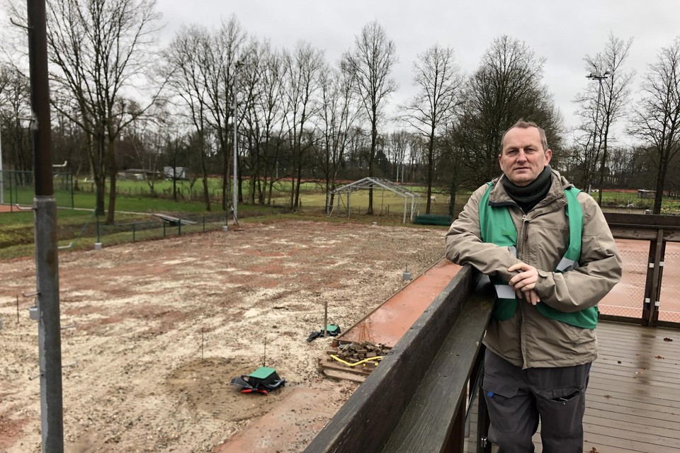 De allweatherterreinen betekenen voor voorzitter Marc Vervecken een wereld van verschil.