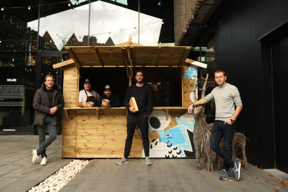 Van links af: Jan Van Leuffel (Wintar), Lucas Lefebure (Garçon Catering), Daniel Deruyter (Garçon Catering), Jim Cantens (Wintar), Tom Vroemans (November Five).