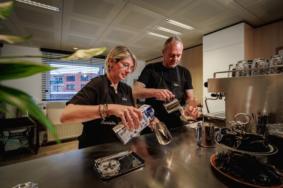 Mike en Kitty volgden een barista-opleiding in Antwerpen.