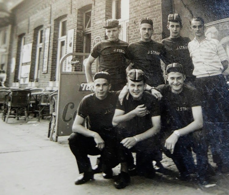 De volksspelen waren toppers tijdens de kermissen. Hier de ploeg van Jef Stroop met boven Hugo Chantrain, Frans Bevers, Wim De Ruysscher, Jos Bevers en onder Chil Bevers, Chris Vermeiren en Ludo Buts.