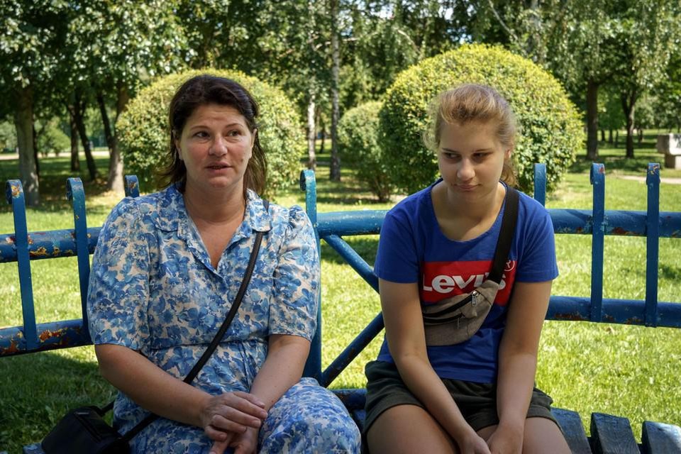 Inna met haar dochter Julia, deze zomer in Kyiv. 