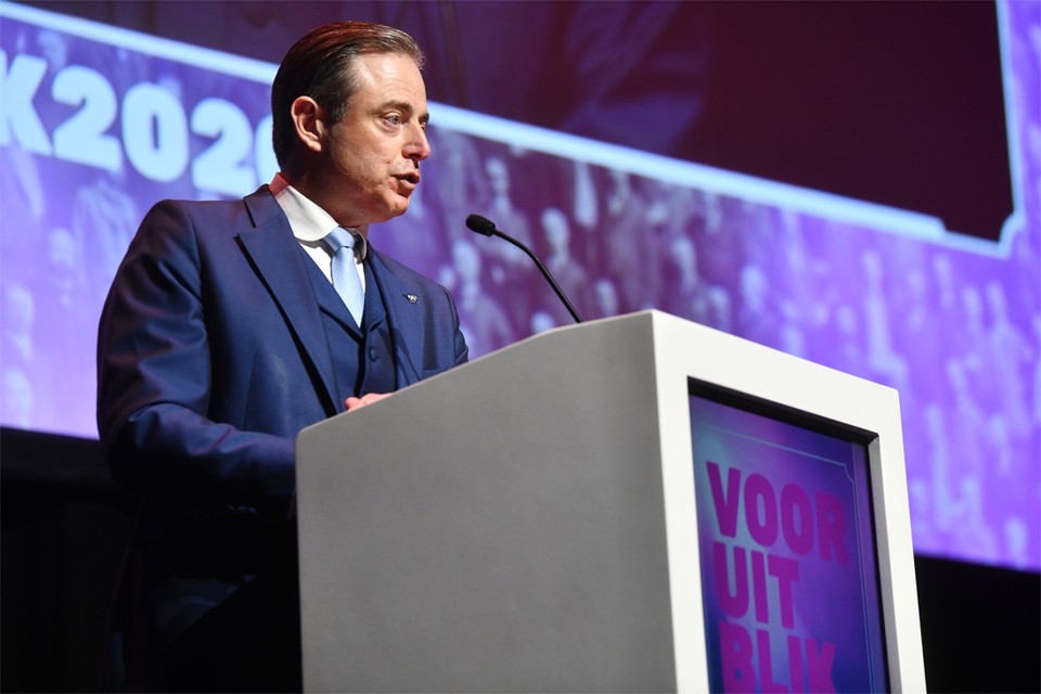 De Wever haalde scherp uit naar de Waalse socialisten op Vooruitblik, een evenement van ondernemersorganisatie Voka. 