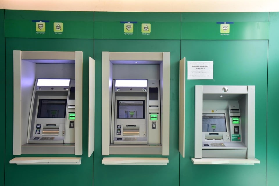 Het geld kwam even op de rekening van de Bonheidenaar terecht, maar werd snel weer afgehaald aan een bankautomaat 