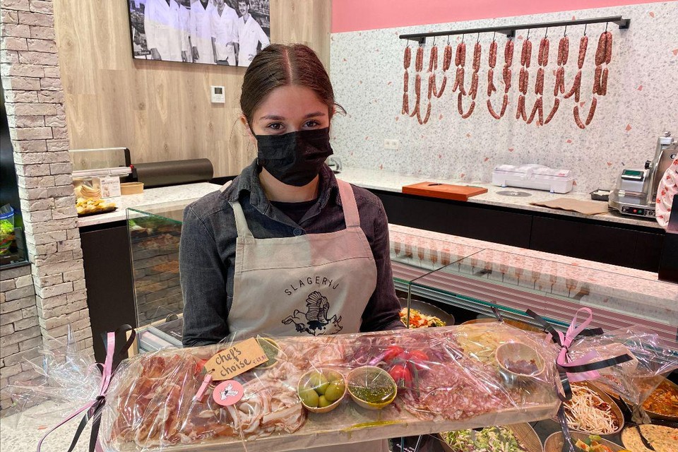 Slagerij Peeters-Govers op Turnova in Turnhout breidde het gamma aan producten uit en transformeerde naar Versatelier Peeters-Govers.