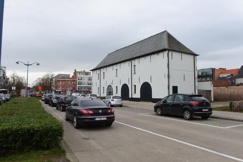 De Augsustijnenlaan met zicht op het stadsarchief van Herentals.