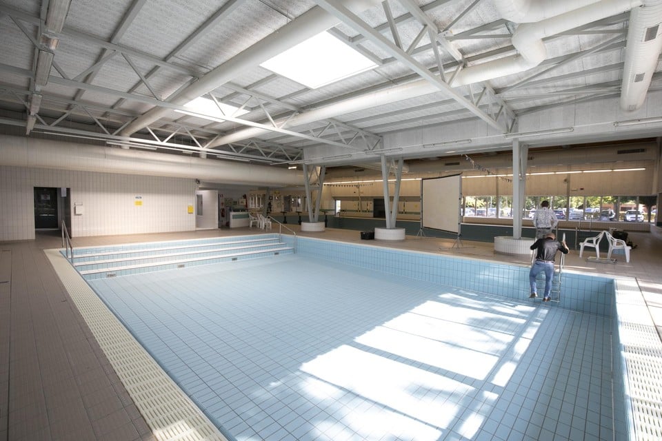 Het Nijlense zwembad is al gesloten sinds augustus 2019. Nu zou er eindelijk een mogelijke technische oplossing zijn. 