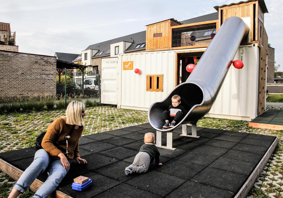 Aan de achterkant een glijvaan.