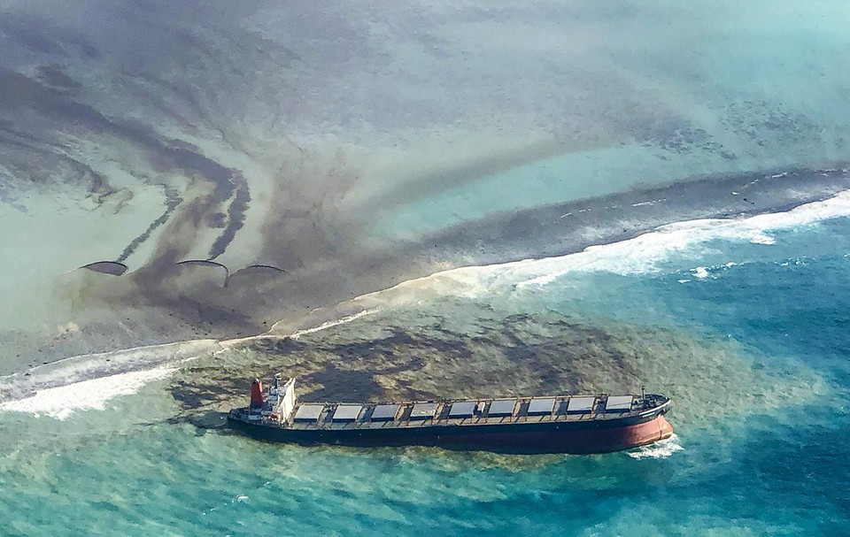 De Wakashio, met 4.000 ton olie aan boord, strandde in augustus 2020 voor de kust van het eiland Mauritius.