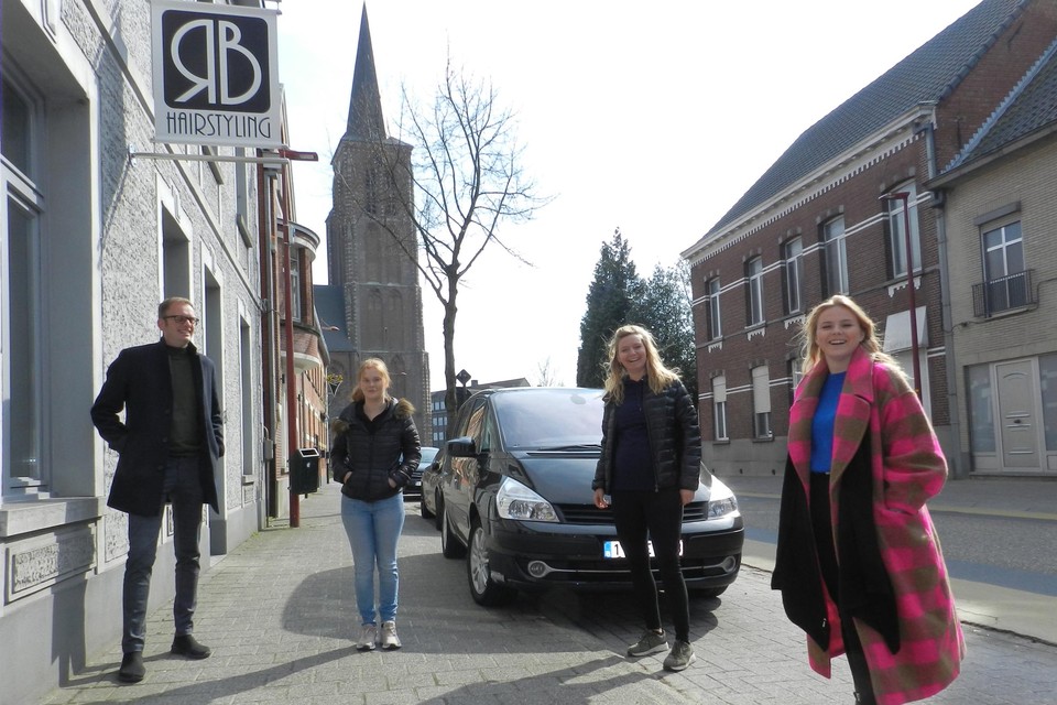 Robin, Annelien, Valerie en Margot stapten 4 kilometer door Rijkevorsel.