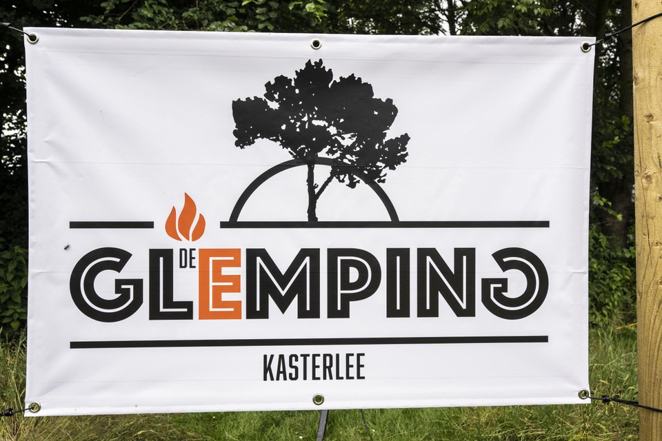 De Glemping is een Kempense naam voor glamping en is ook een knipoog naar De Kemping van Tijs Vanneste. 