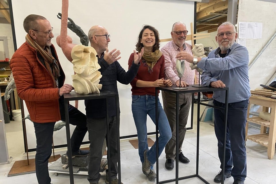 Johny Roex, Karel van de Ven, Stien Boogaerts, Jef Van Lommel en Gui Keunen hebben elkaar gevonden in het kunstenaarscollectief Clan-de-Stien. Ze hebben een eigen atelier in Vlimmeren.