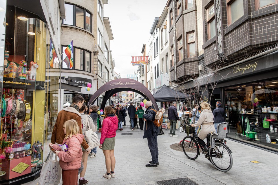De handelaars organiseerden tal van activiteiten om de opening van hun straat te vieren.