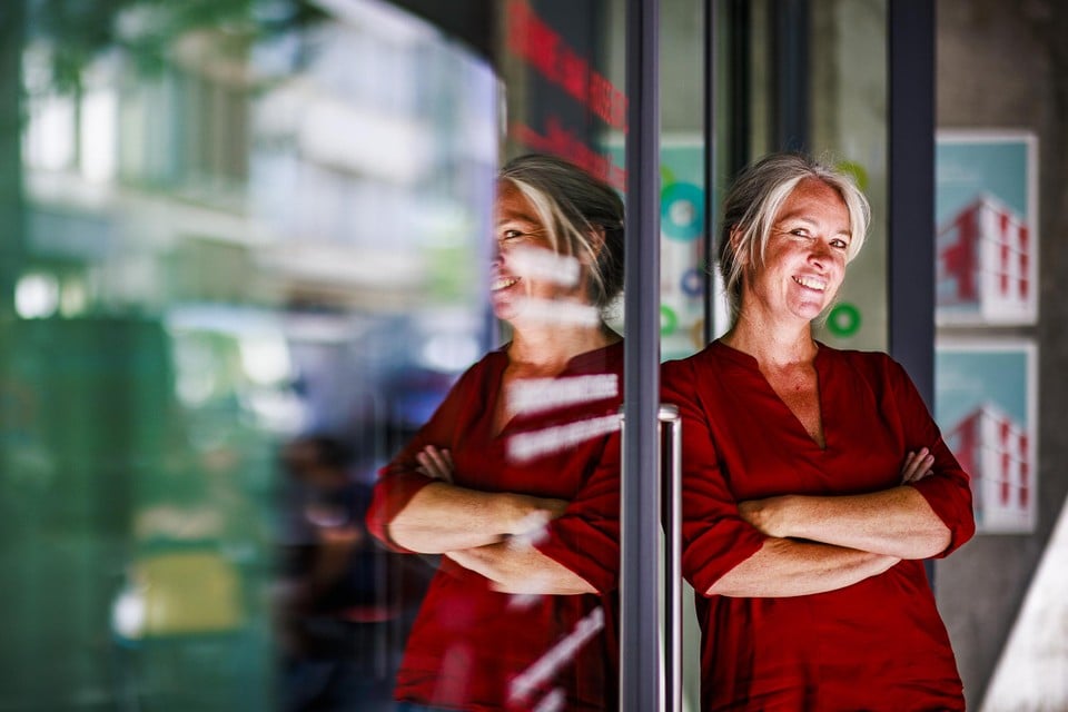 Manager Klara De Smedt zet zich met volle passie in voor de ondernemers die huizen in De Winkelhaak. 