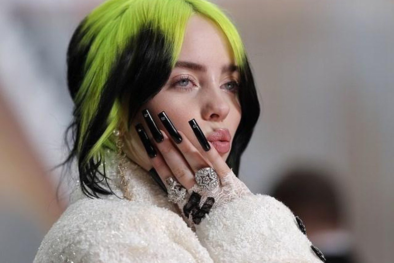 Billie Eilish geeft bodyshamers subtiel lik op stuk | Gazet van Antwerpen  Mobile