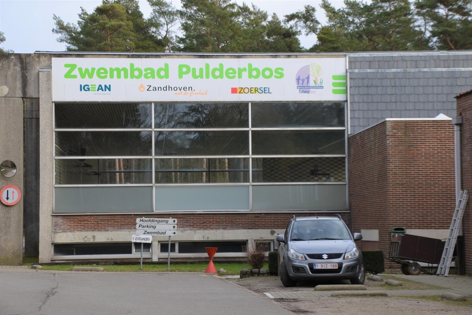 Het huidig zwembad van Pulderbos is een eindig verhaal. Binnen enkele jaren gaat dit zwembad sowieso sluiten.