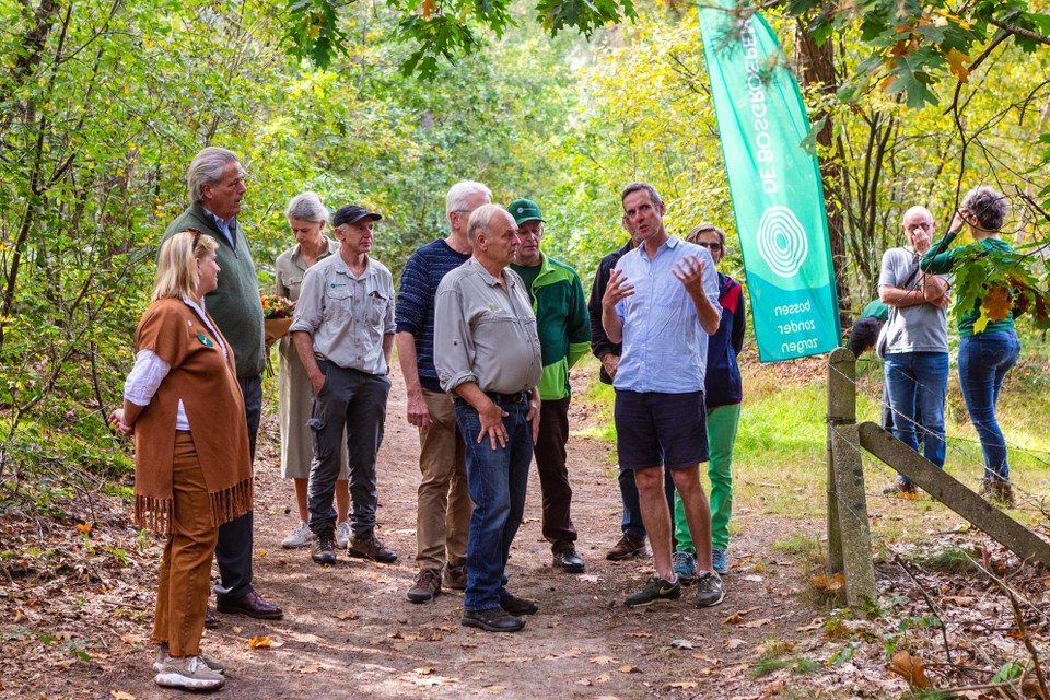 De provincie nodigde alle boseigenaars uit in Retie om samen te wandelen en te feesten voor de 25ste verjaardag van de eerste bosgroep van Vlaanderen.